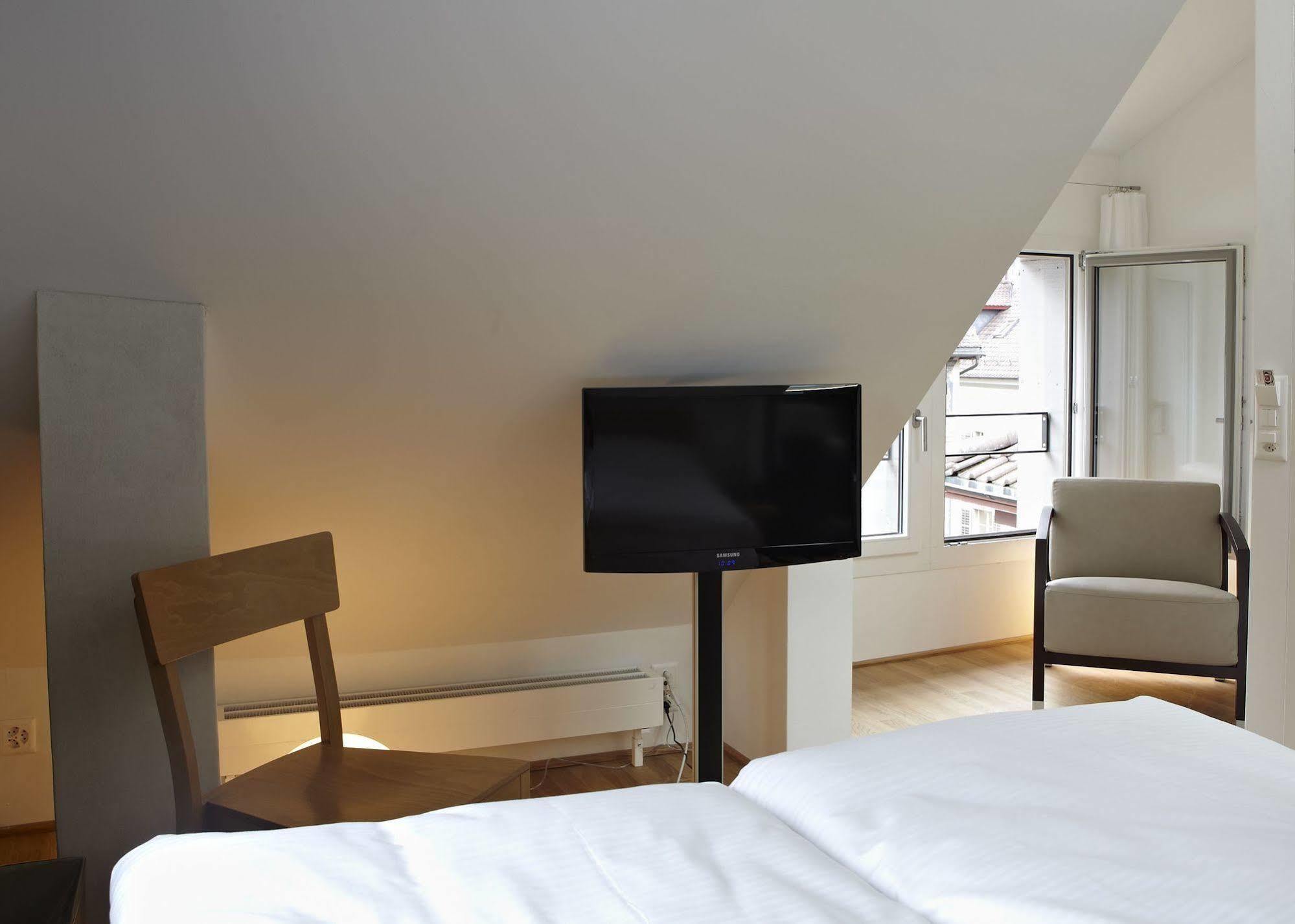 Hotel Lestelle - Self Check-In Lucerne Bagian luar foto